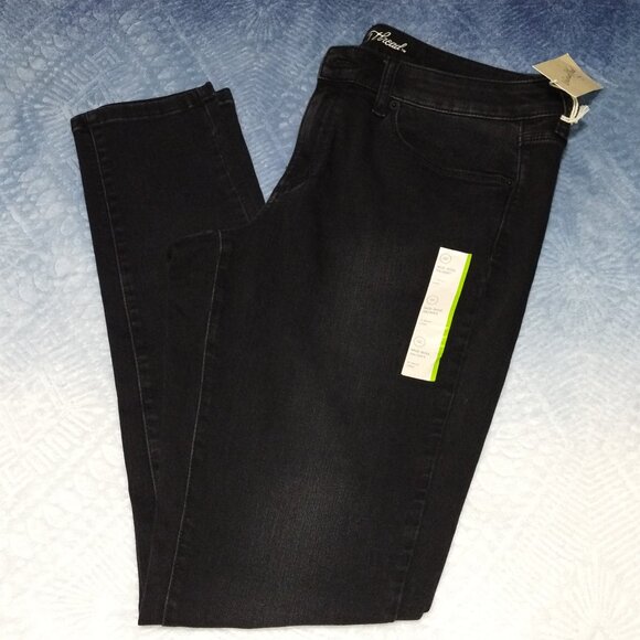 Women's Universal Thread Black Jeans Size 12/31. NWT. Retail $24.99. - Picture 1 of 5
